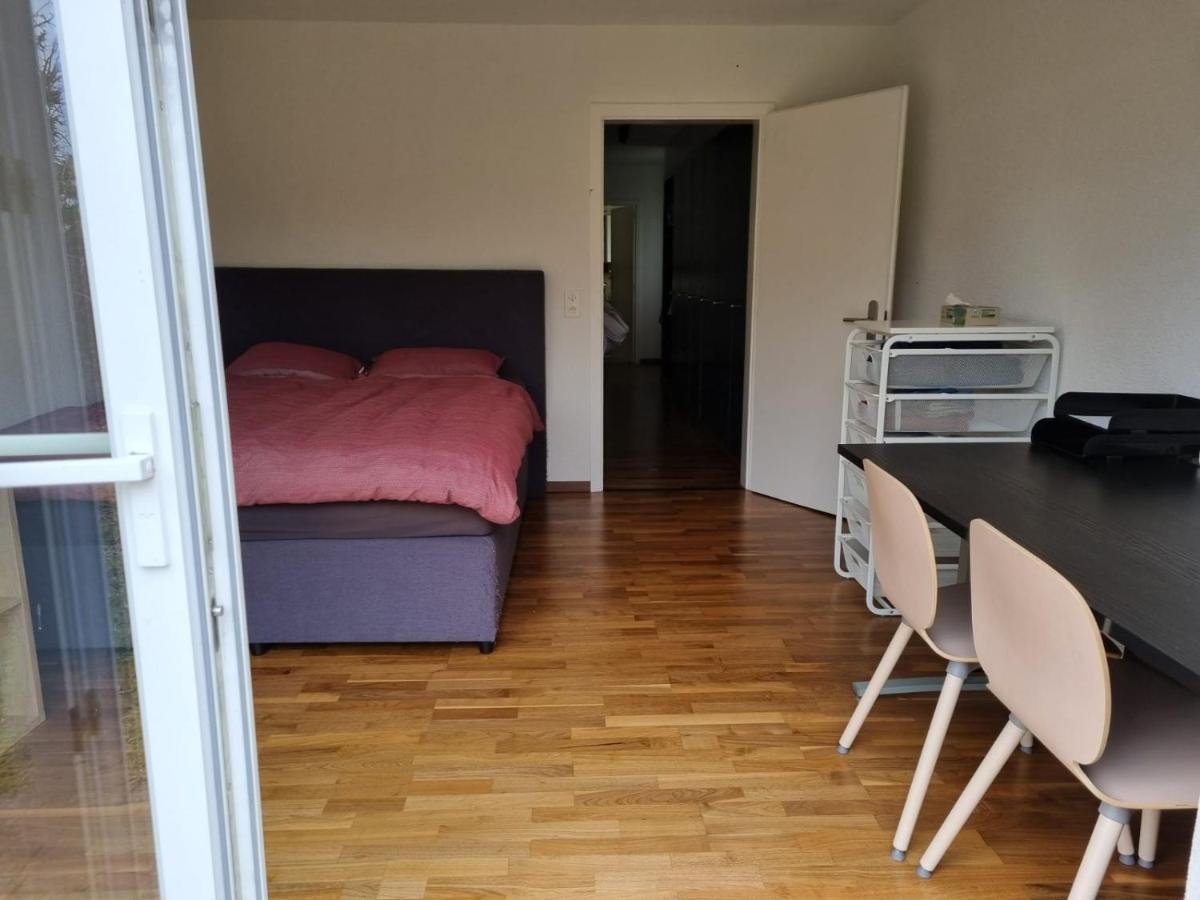 Chambre Lumineuse Dans Une Grande Villa Le Landeron Exterior foto